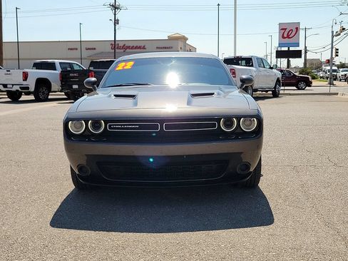 Used 2022 Dodge Challenger SXT RWD image 3