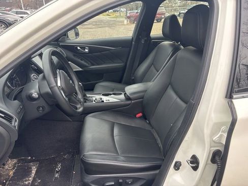 Used 2023 INFINITI Q50 Sensory image 9
