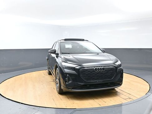 Used 2024 Audi Q4 e-tron Premium Plus w/ Premium Plus image 3