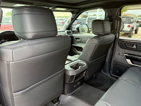 Used 2025 Toyota Tundra Limited image 24