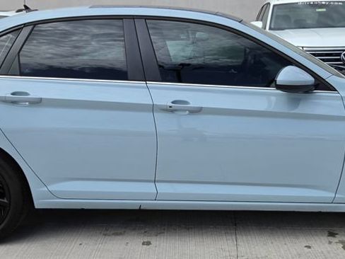 Used 2026 Volkswagen Jetta SE w/ Black Wheel Package FWD image 5