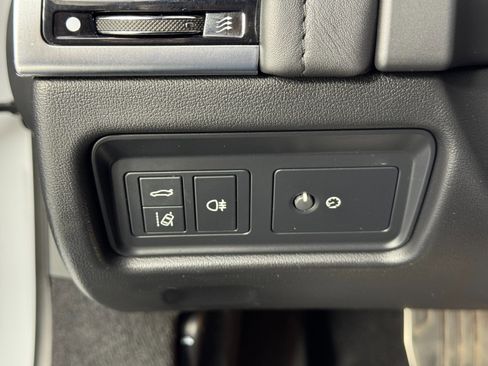 Used 2020 Jaguar F-TYPE R image 18