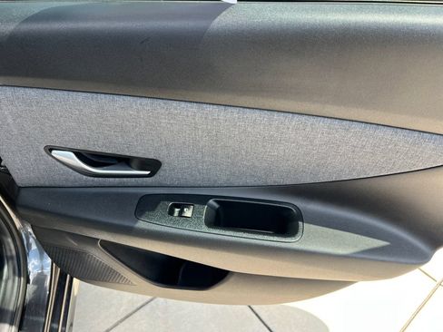 Used 2022 Hyundai Elantra Limited w/ Cargo Package FWD image 9
