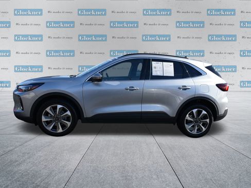 Used 2023 Ford Escape Platinum image 9