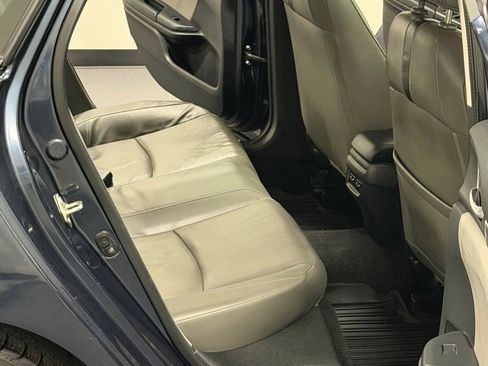 Used 2017 Honda Civic Touring image 10