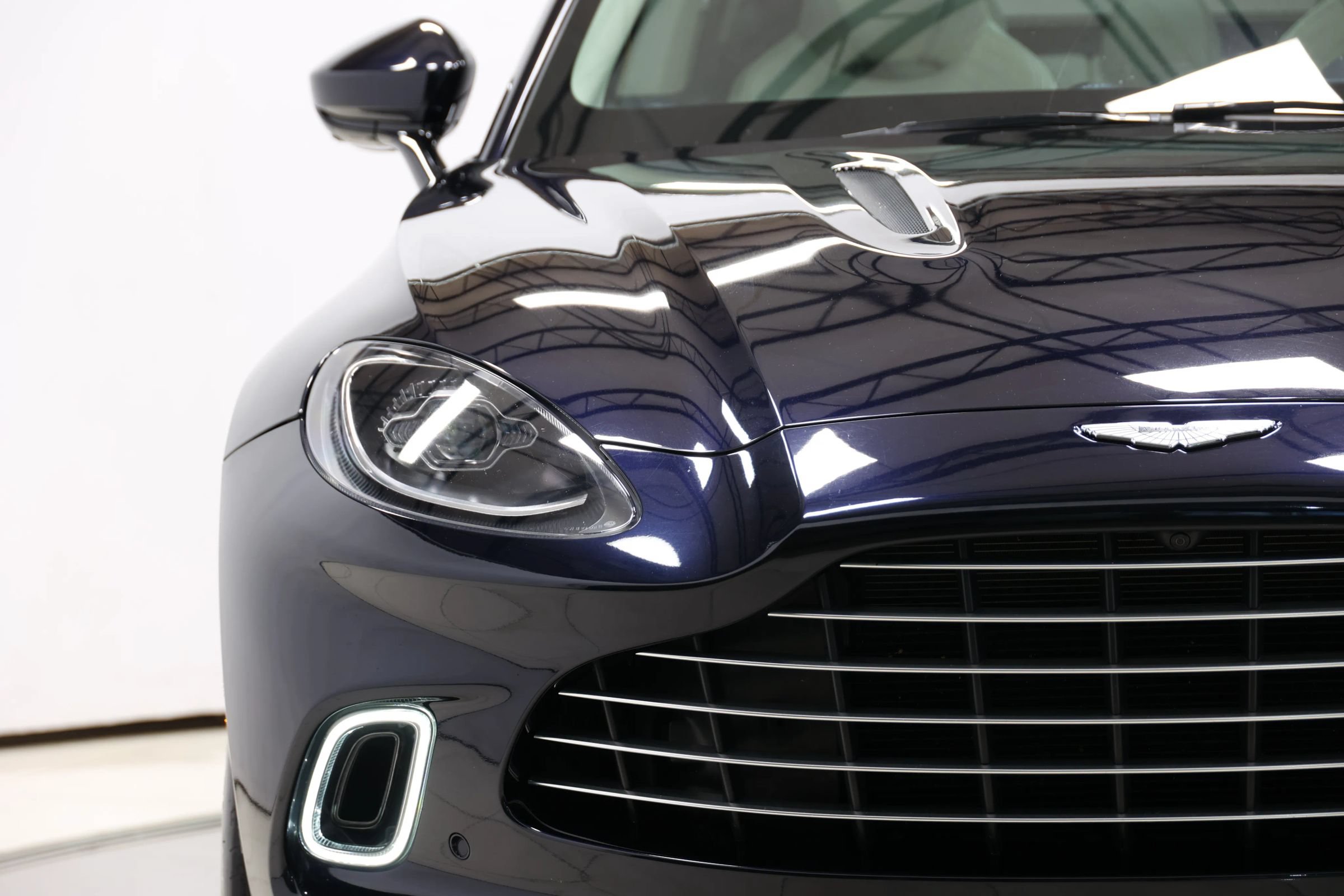 Used 2021 Aston Martin DBX AWD/4WD image 90