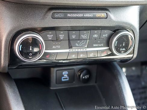 Used 2022 Ford Escape SE w/ SE Sport Appearance Package AWD/4WD image 18