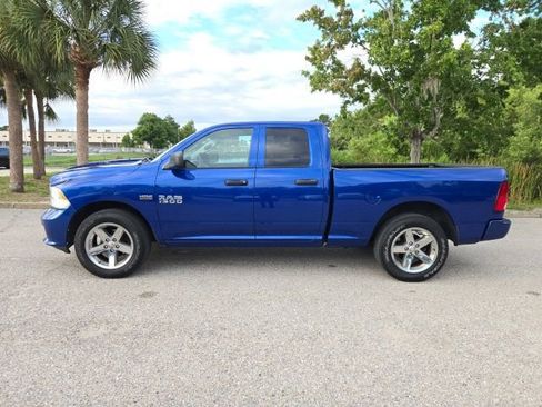 Used 2017 RAM 1500 Express RWD image 2