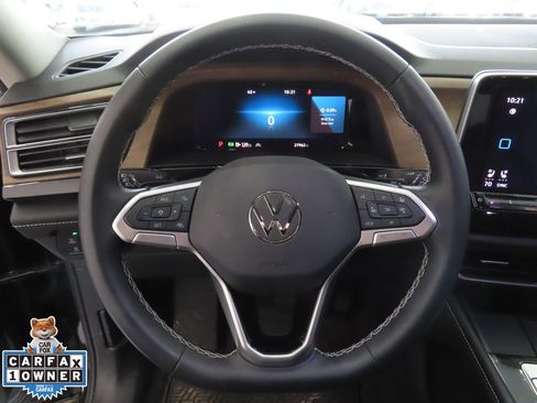 Used 2024 Volkswagen Atlas SE image 16