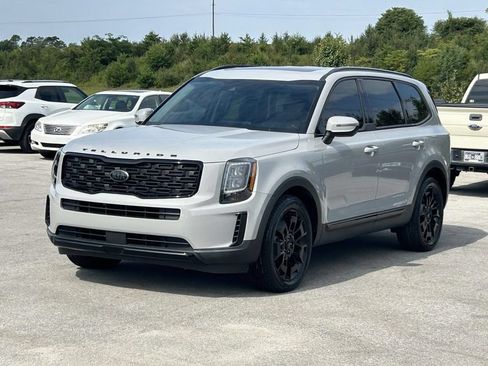 Used 2021 Kia Telluride EX w/ EX Premium Package AWD/4WD image 3