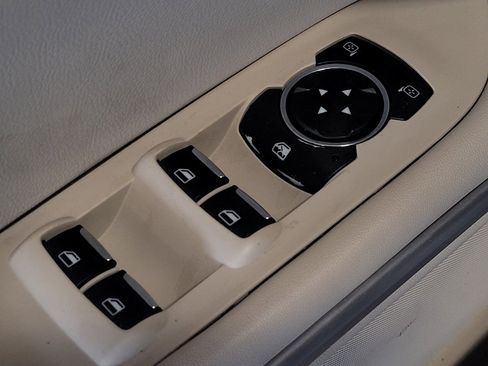 Used 2016 Lincoln MKZ Hybrid image 27