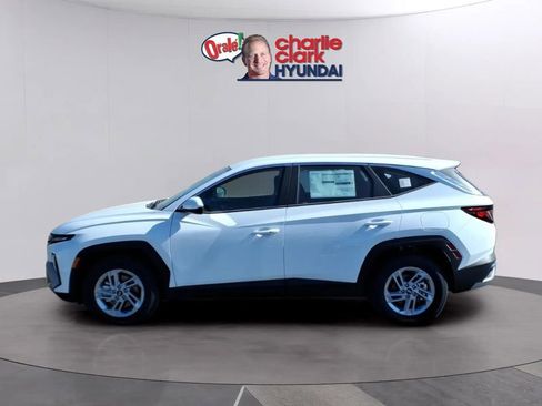 New 2026 Hyundai Tucson SE FWD image 2