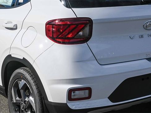 New 2026 Hyundai Venue SEL image 8