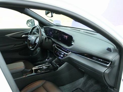 Used 2025 Buick Envista Sport Touring FWD image 10