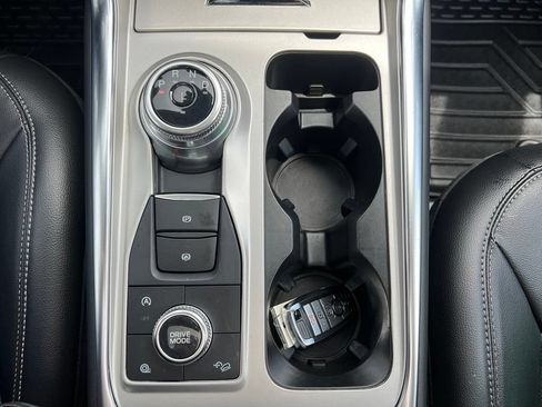Used 2023 Ford Explorer Limited w/ Equipment Group 301A AWD/4WD image 32
