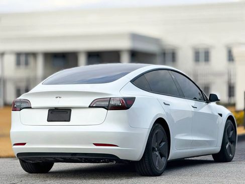 Used 2023 Tesla Model 3 Standard Range image 11