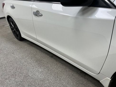 Used 2017 Nissan Altima 2.5 SR w/ Midnight Edition Package image 12