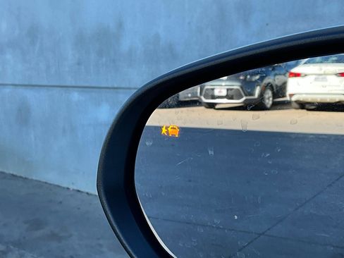 Used 2025 Buick Encore GX Preferred image 18