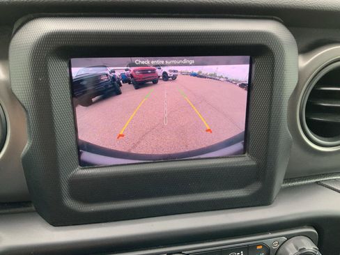 Used 2022 Jeep Wrangler Unlimited Sport image 41