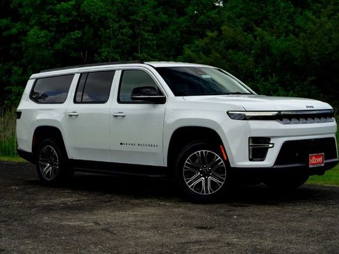 New 2026 Jeep Grand Wagoneer L 2WD image 2