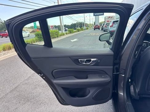 Used 2024 Volvo S60 B5 Core w/ Climate Package FWD image 16