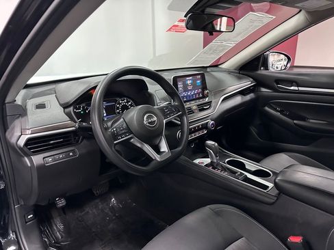 Used 2023 Nissan Altima 2.5 SV image 14