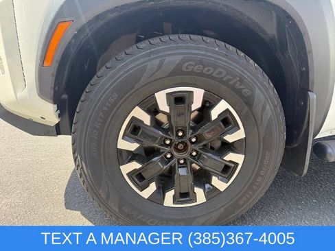 Used 2022 Nissan Frontier PRO-4X AWD/4WD image 9