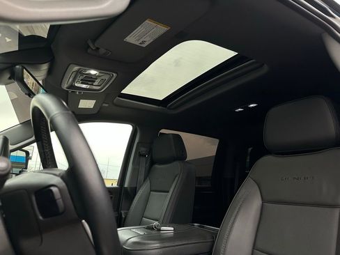 Used 2024 GMC Sierra 3500 Denali w/ Denali Reserve Package image 13