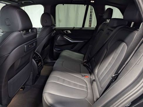 Used 2022 BMW X5 sDrive40i w/ M Sport Package RWD image 9