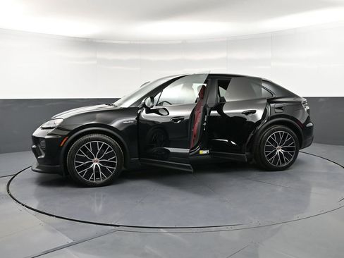 New 2026 Porsche Macan 4 Electric AWD/4WD image 37