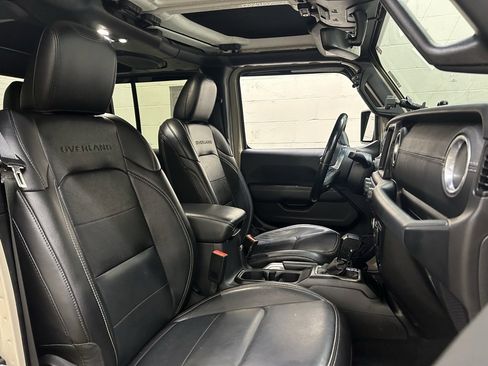 Used 2020 Jeep Gladiator Overland image 10