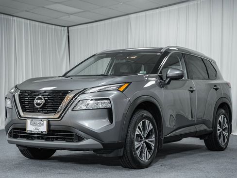 Used 2021 Nissan Rogue SV w/ Premium Package image 3