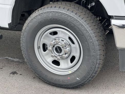 New 2026 Ford F350 XL w/ XL Chrome Package image 9