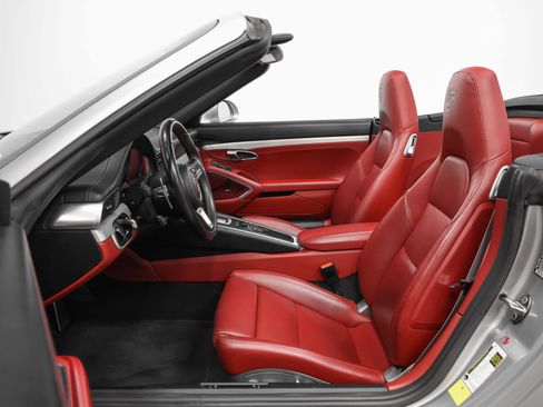 Certified 2017 Porsche 911 Carrera 4S AWD/4WD image 57