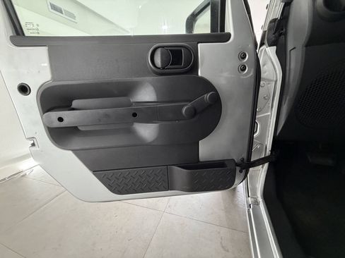 Used 2009 Jeep Wrangler X AWD/4WD image 23
