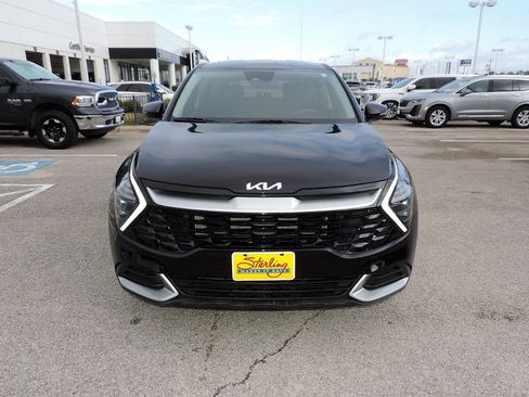 Used 2025 Kia Sportage EX FWD image 2