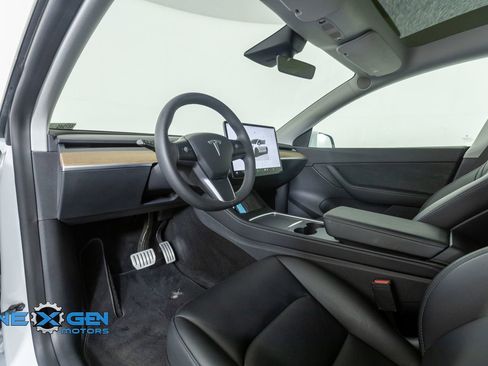 Used 2022 Tesla Model Y Performance AWD/4WD image 10