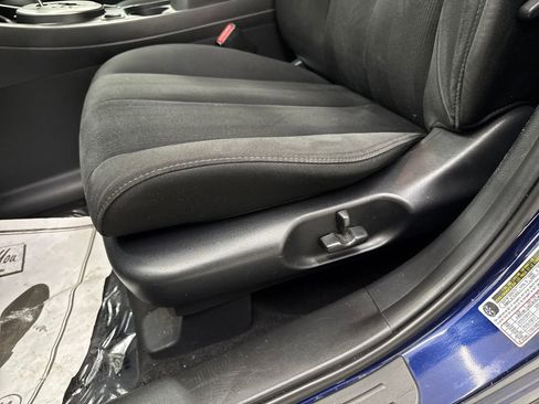 Used 2011 MAZDA CX-7 i Sport w/ Convenience Pkg FWD image 12