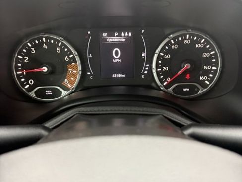 Used 2019 Jeep Renegade Sport image 20