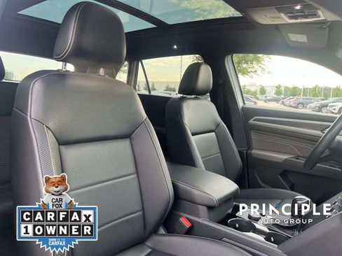 Used 2023 Volkswagen Atlas Cross Sport SEL R-Line AWD/4WD image 35