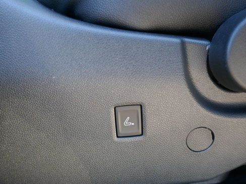 New 2026 Chevrolet Traverse RS image 13