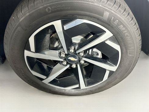 Used 2024 Chevrolet Equinox EV LT FWD image 11