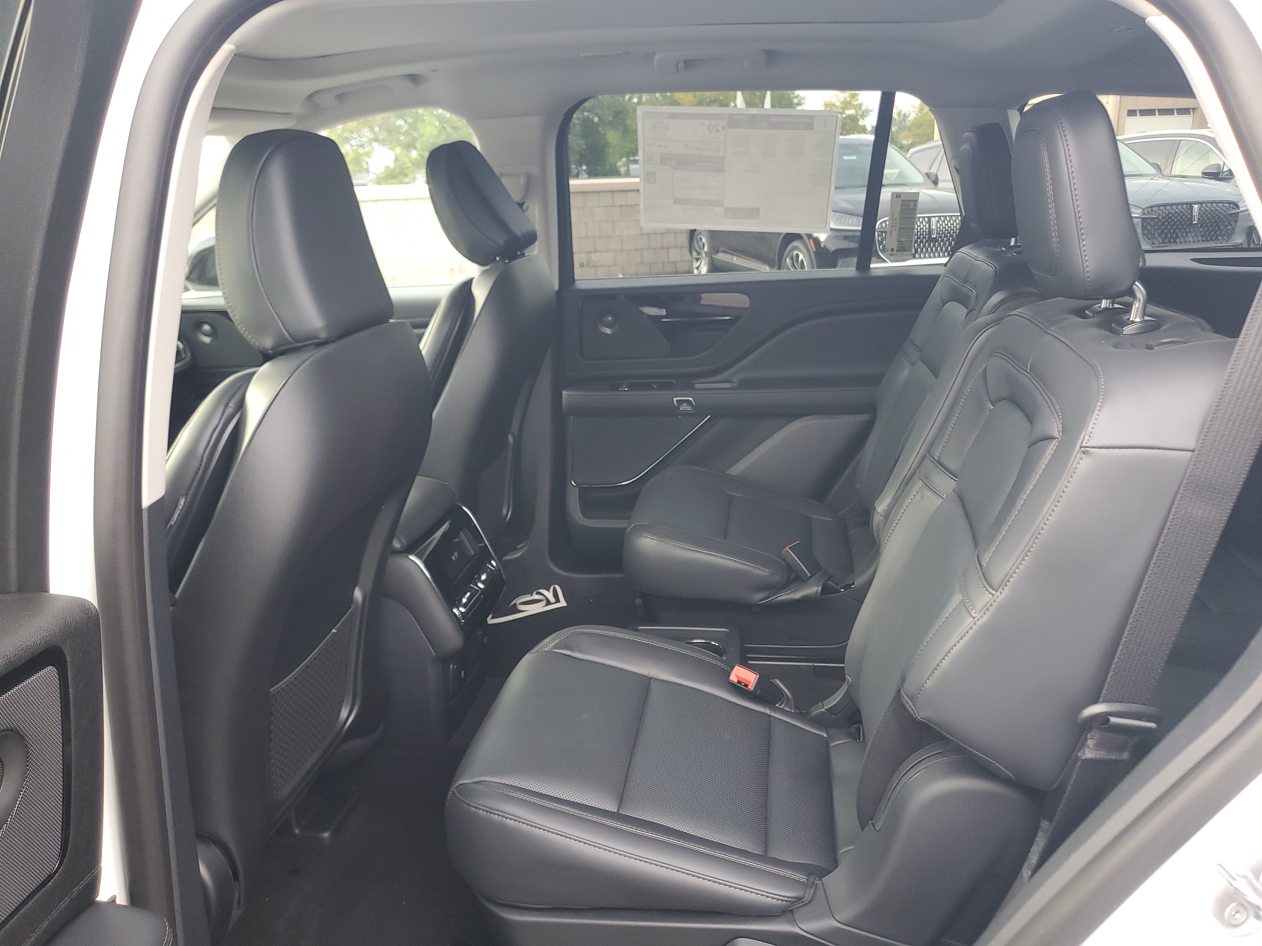 New 2027 Lincoln Aviator Reserve w/ Jet Appearance Package AWD/4WD image 23
