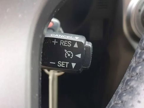 Used 2018 Toyota 4Runner SR5 Premium image 31