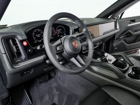 New 2026 Porsche Cayenne Coupe AWD/4WD image 4