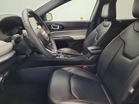 Used 2024 Jeep Compass Limited AWD/4WD image 17
