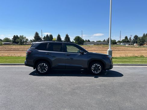 Used 2026 Subaru Forester Premium AWD/4WD image 7