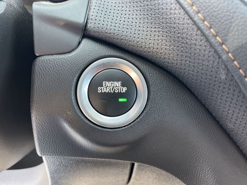 Used 2023 Chevrolet Equinox Premier image 16