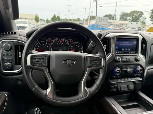 Used 2021 Chevrolet Silverado 1500 LT Trail Boss w/ Bed Protection Package AWD/4WD image 16
