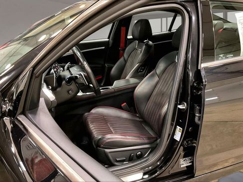 Used 2023 Genesis G70 2.0T w/ Sport Prestige Package image 21